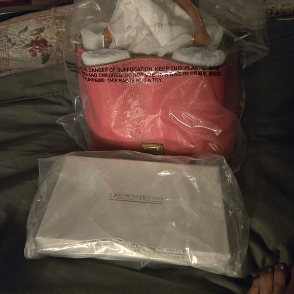 Dooney and Bourke Mini Barlow With Matching Wallet - Picture 5 of 5